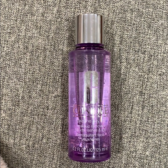 Clinique Makeup Remover - Picture 2 of 4